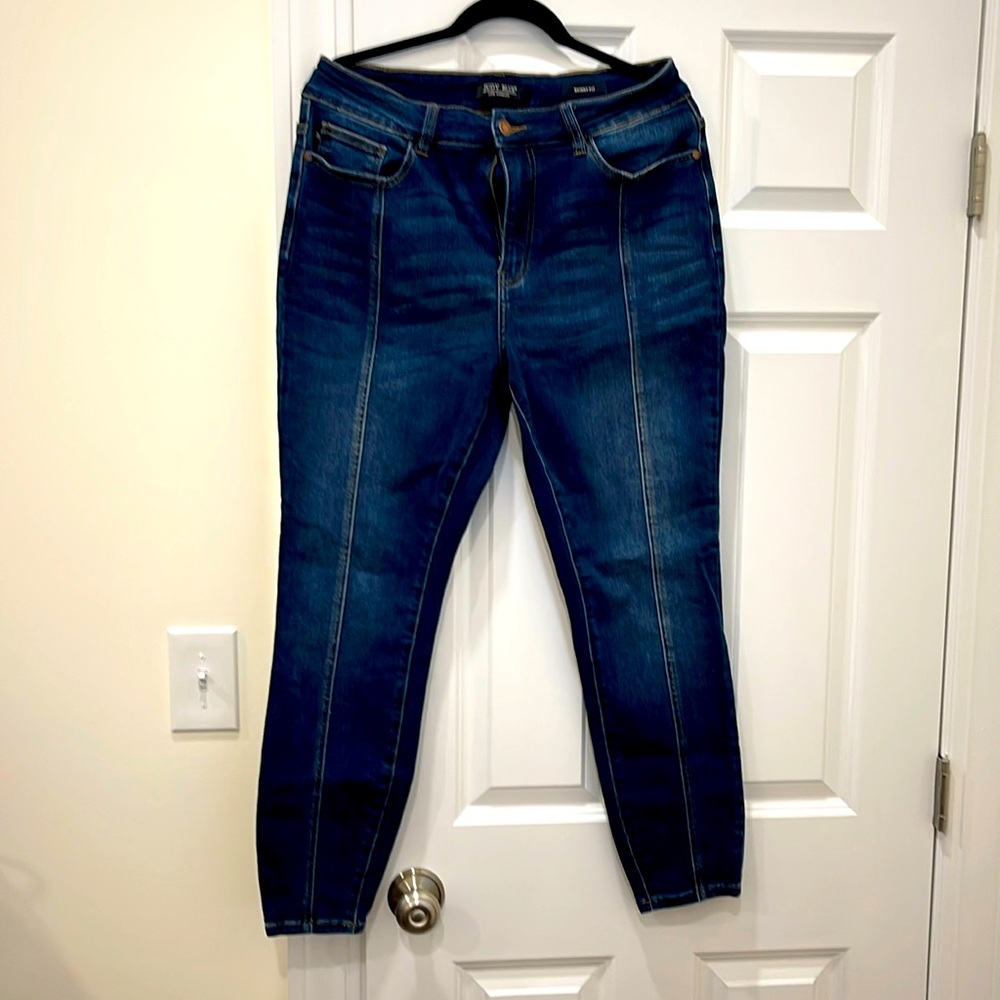 Women’s skinny jeans